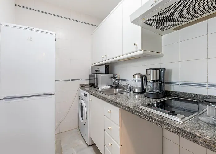 Carihuela With Pool And Free Parking 5 M Lägenhet Torremolinos