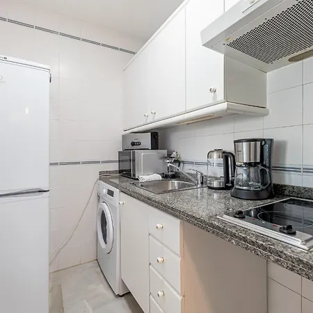 Carihuela With Pool And Free Parking 5 M Апартаменты Торремолинос