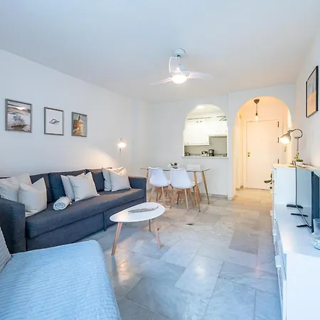 Carihuela With Pool And Free Parking 5 M 아파트
