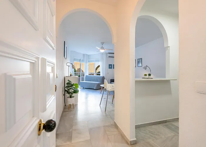 Carihuela With Pool And Free Parking 5 M