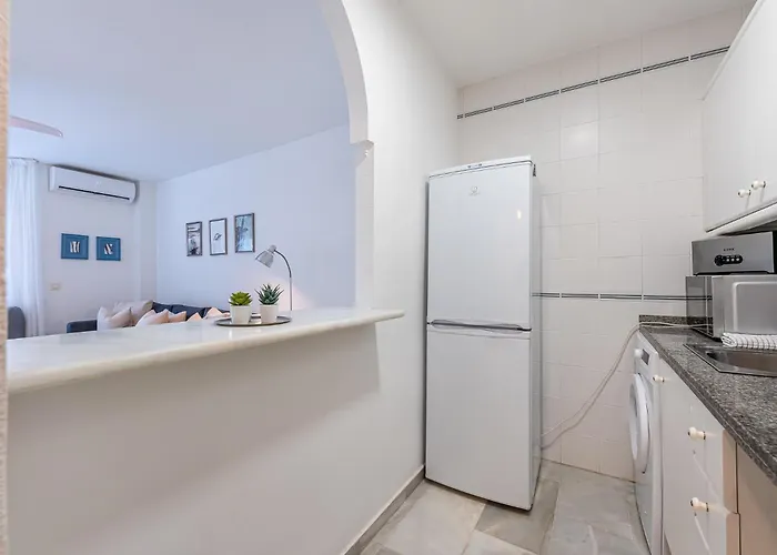 Carihuela With Pool And Free Parking 5 M Appartement